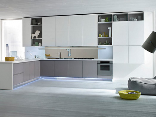 Кухня Ar-tre модель flo, отделка cemento+bianco opaco